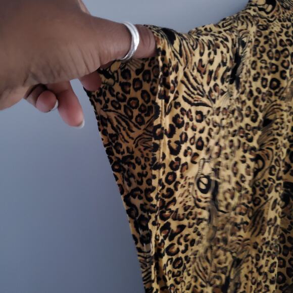 InGear Cheetah Print Pullover Fringe Top OSFM - Picture 3 of 6